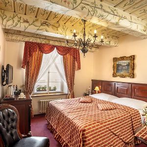 Hotel U Zlateho Stromu Prague By Bhg